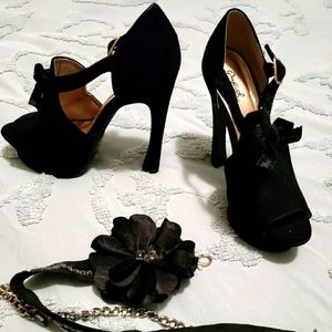 Qupid black velvet platform heels size 7 1/2